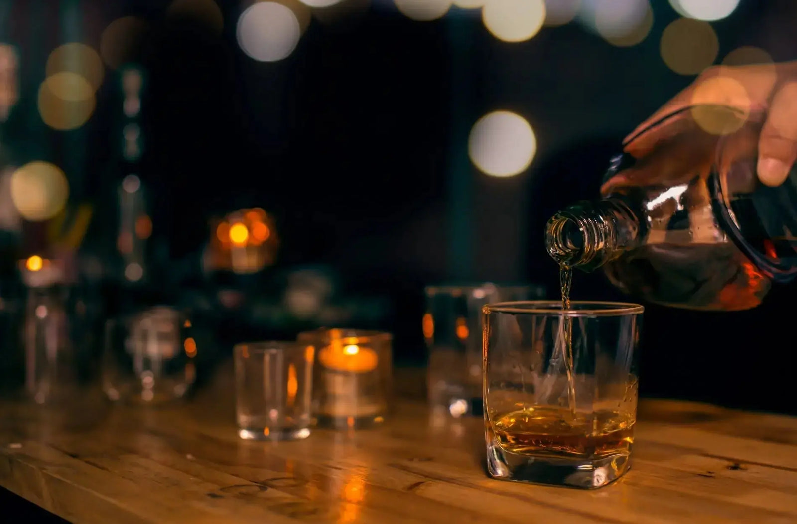 Bulleit Rye and Bulleit Bourbon whiskey comparison